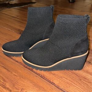 NWOT Eileen Fisher boot